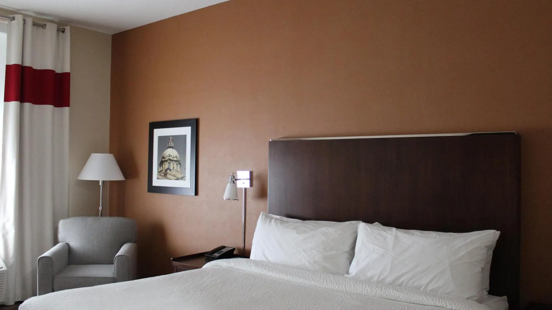 Four Points By Sheraton Edmonton West 3*,  Canada