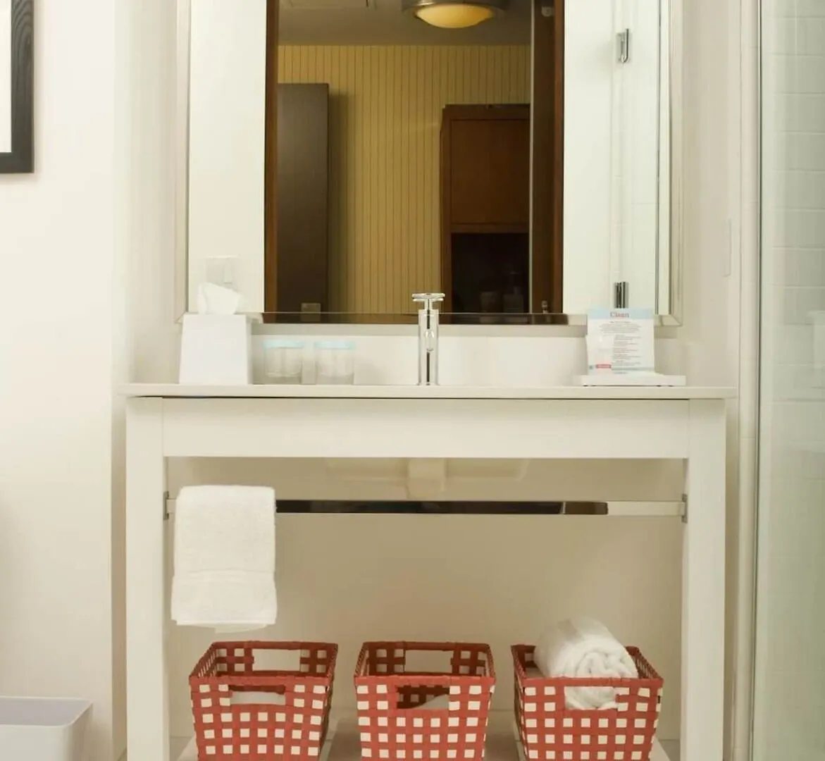 Four Points By Sheraton Edmonton West Hotel